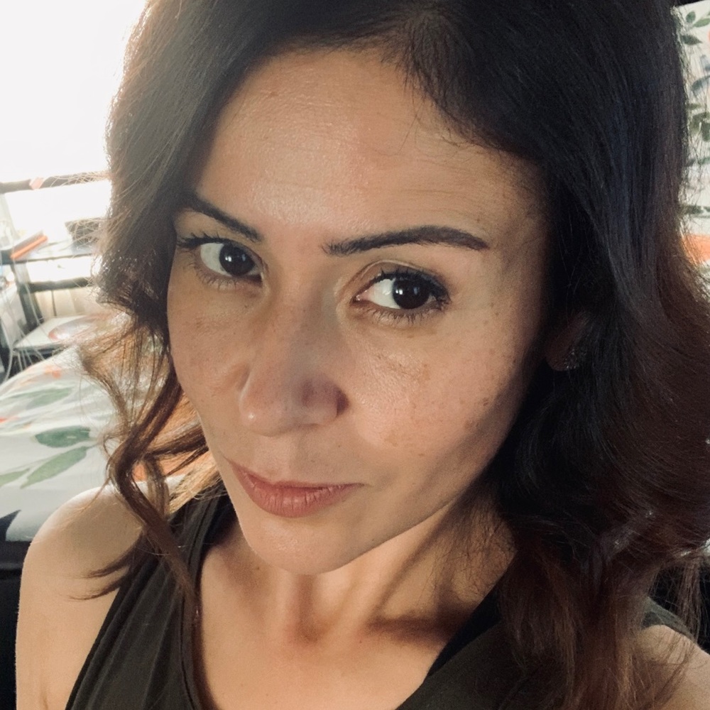 Meet your Posher, Estela